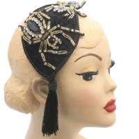 Fascinator in Schwarz mit Strass-Spinnen und Quaste